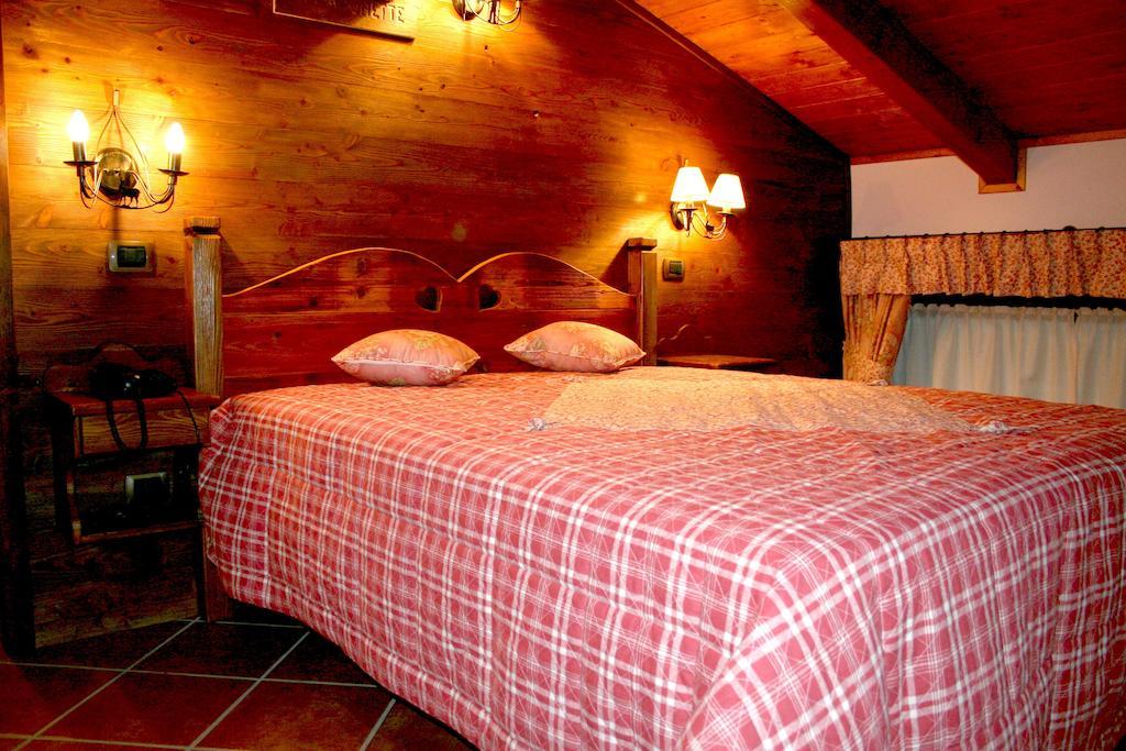 La Maisonnette Montjovet Room photo